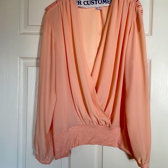 Venus blush color blouse - Picture 1 of 3